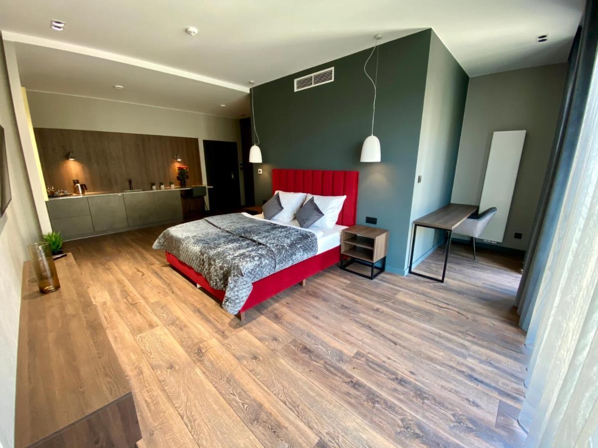 Aparts Hotel Радом Екстериор снимка