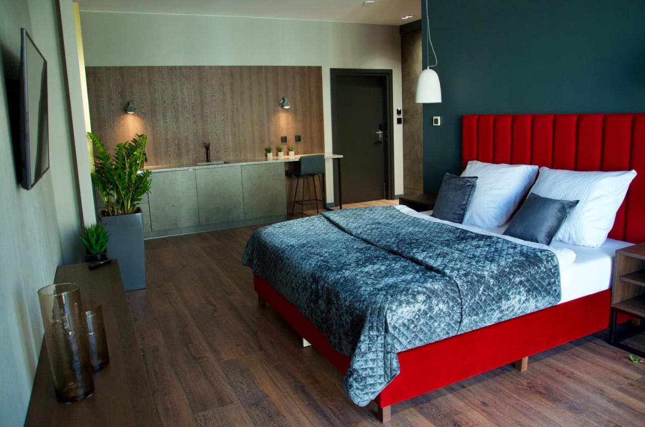 Aparts Hotel Радом Екстериор снимка
