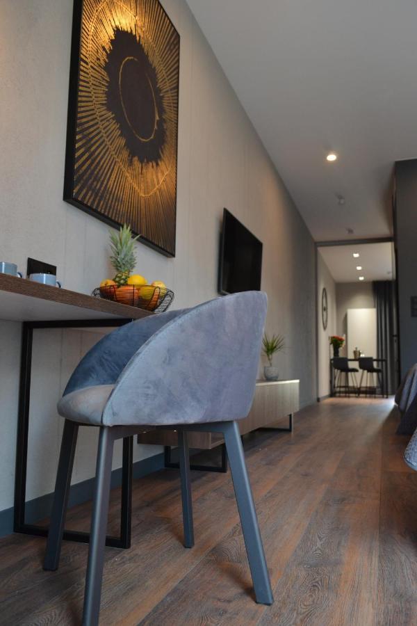 Aparts Hotel Радом Екстериор снимка