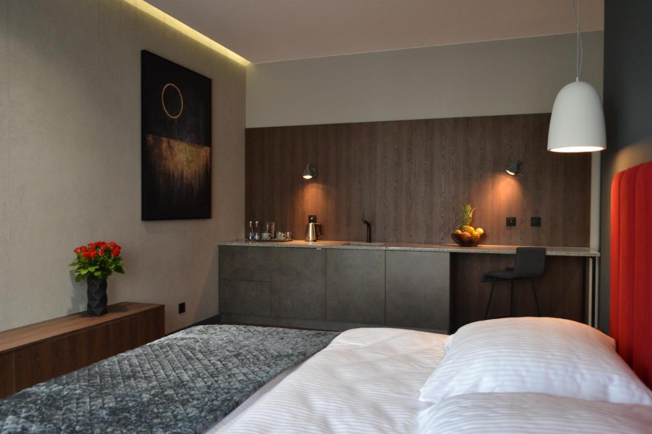 Aparts Hotel Радом Екстериор снимка