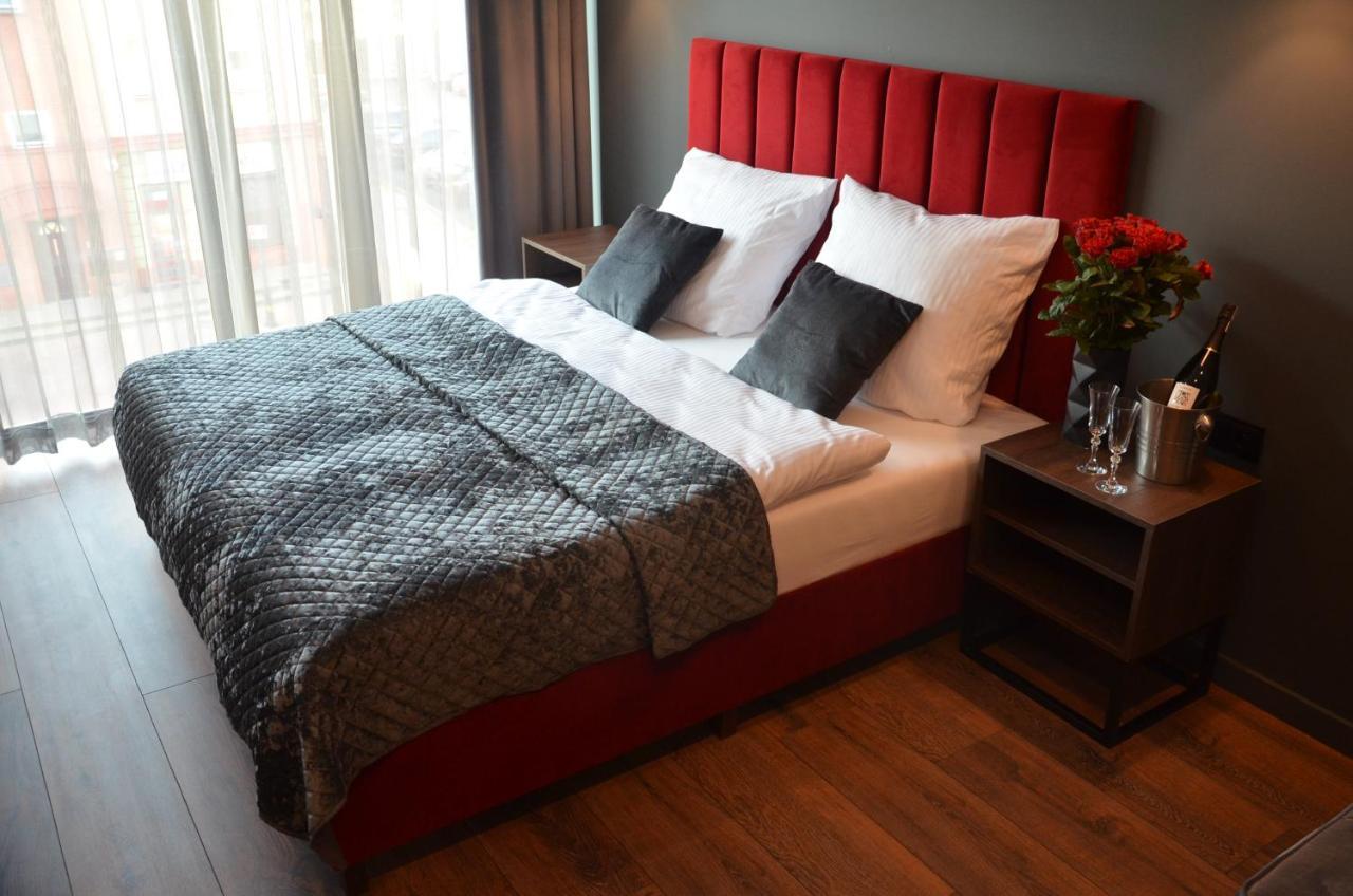 Aparts Hotel Радом Екстериор снимка