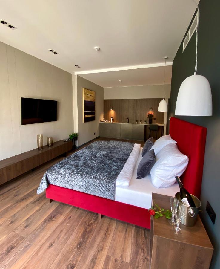 Aparts Hotel Радом Екстериор снимка