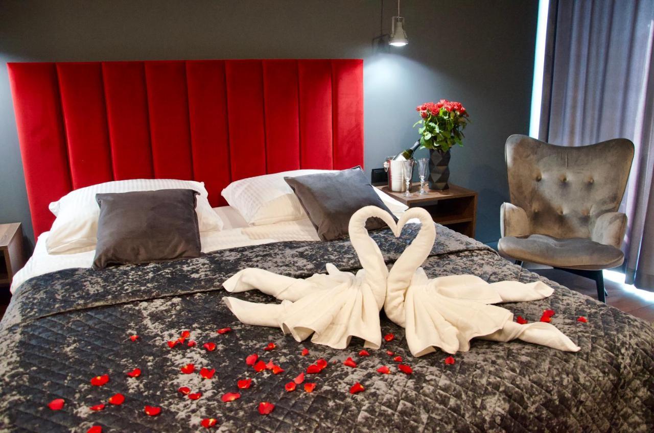 Aparts Hotel Радом Екстериор снимка