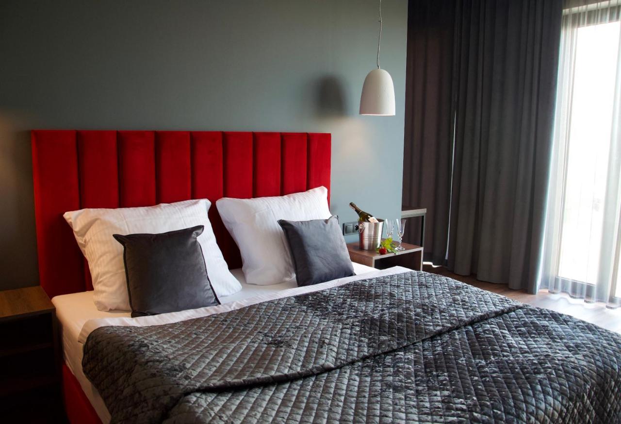 Aparts Hotel Радом Екстериор снимка