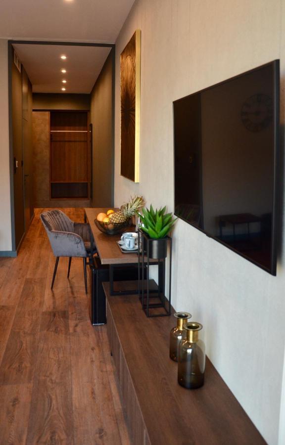 Aparts Hotel Радом Екстериор снимка