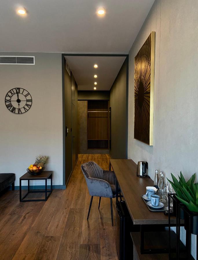 Aparts Hotel Радом Екстериор снимка
