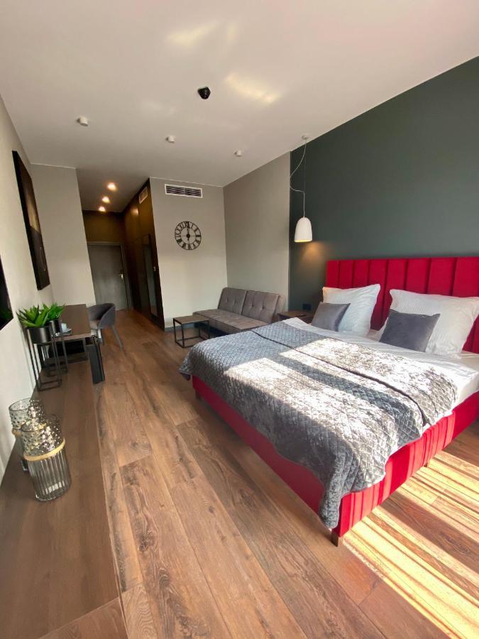 Aparts Hotel Радом Екстериор снимка