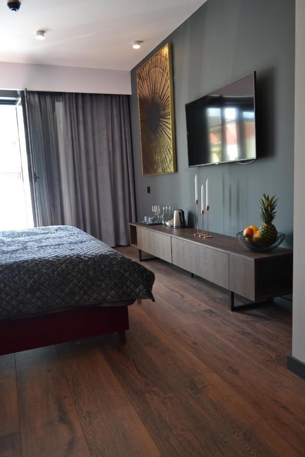 Aparts Hotel Радом Екстериор снимка