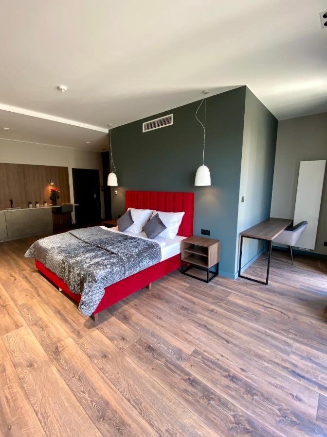Aparts Hotel Радом Екстериор снимка