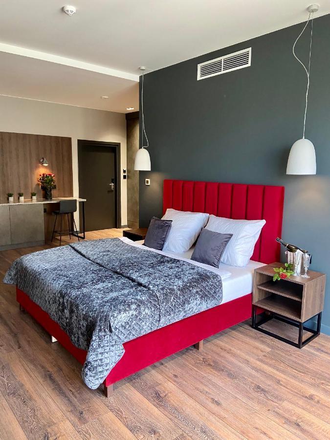 Aparts Hotel Радом Екстериор снимка