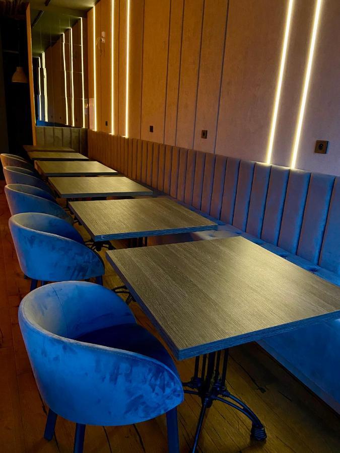 Aparts Hotel Радом Екстериор снимка