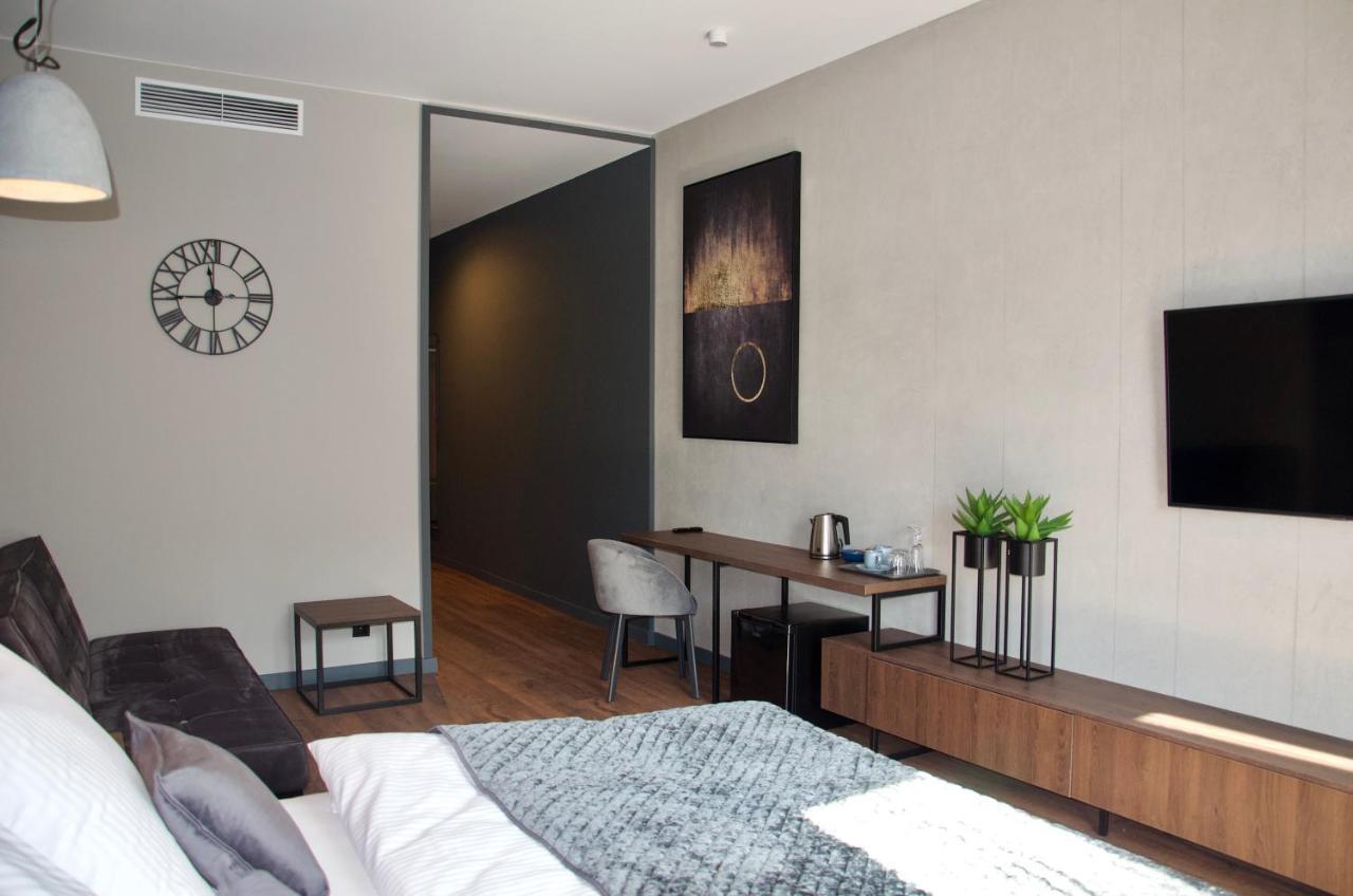Aparts Hotel Радом Екстериор снимка