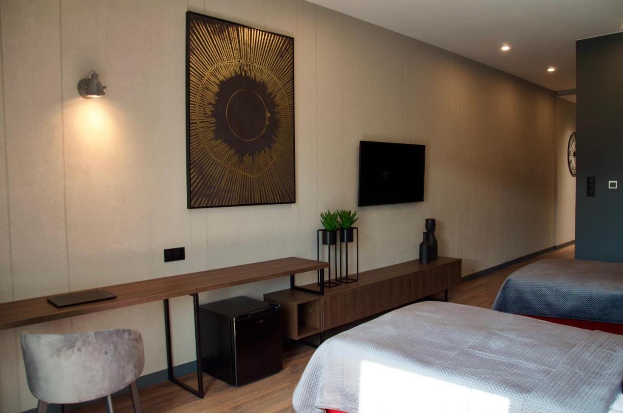Aparts Hotel Радом Екстериор снимка