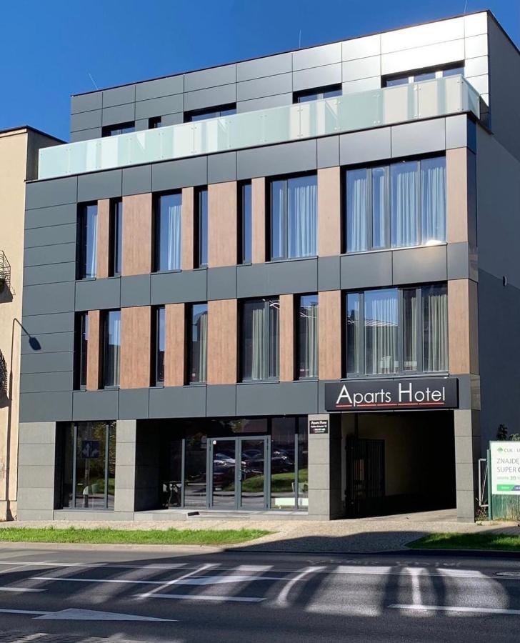 Aparts Hotel Радом Екстериор снимка